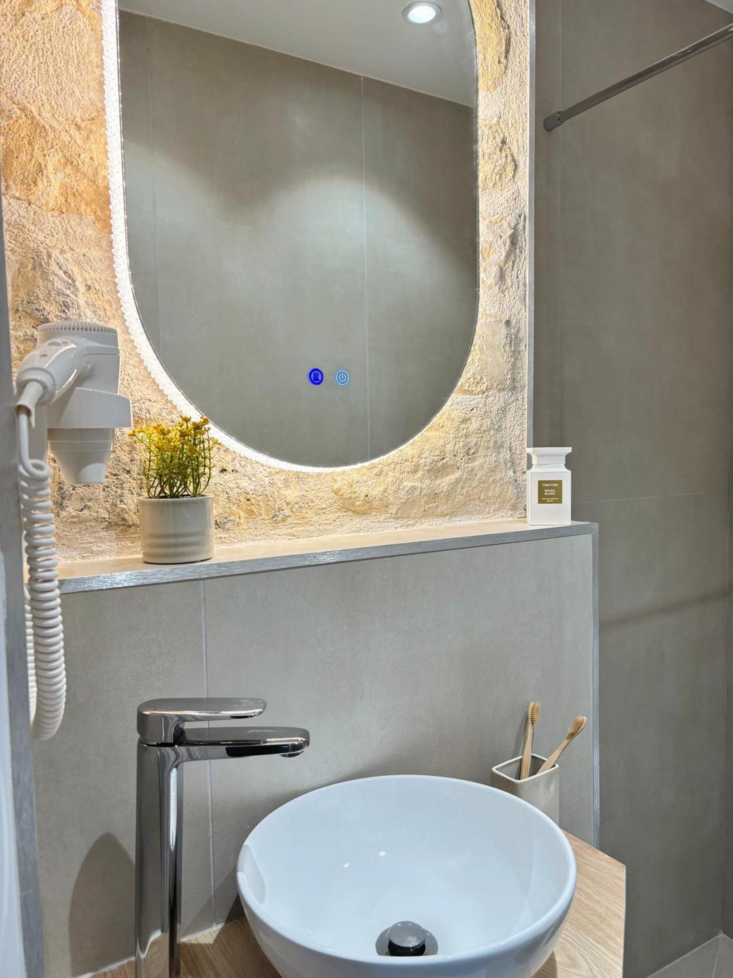 Hotel Paris Amore Екстер'єр фото